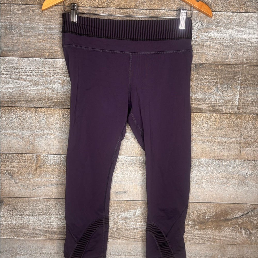 Lululemon Purple Athletic Capri cropped workout Leggings size 6